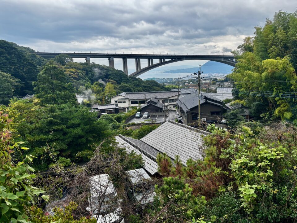 「岡本屋売店」からの眺め