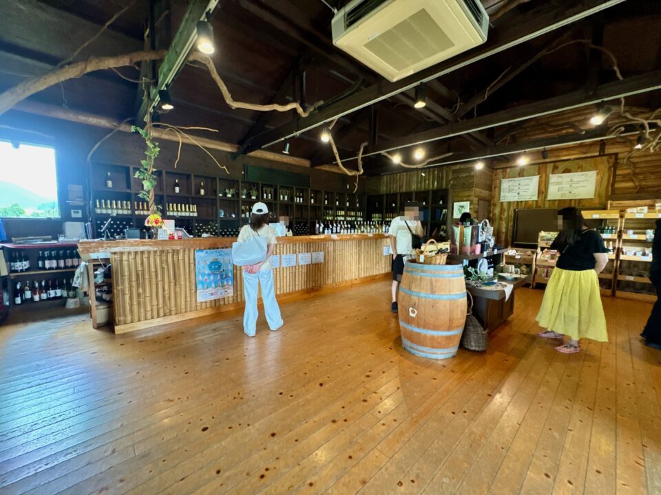 「久住ワイナリー」店内