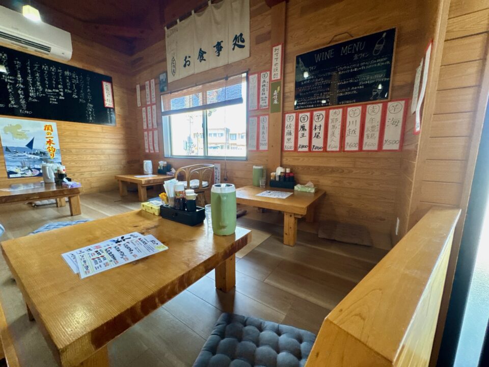 「媛乃屋食堂」店内