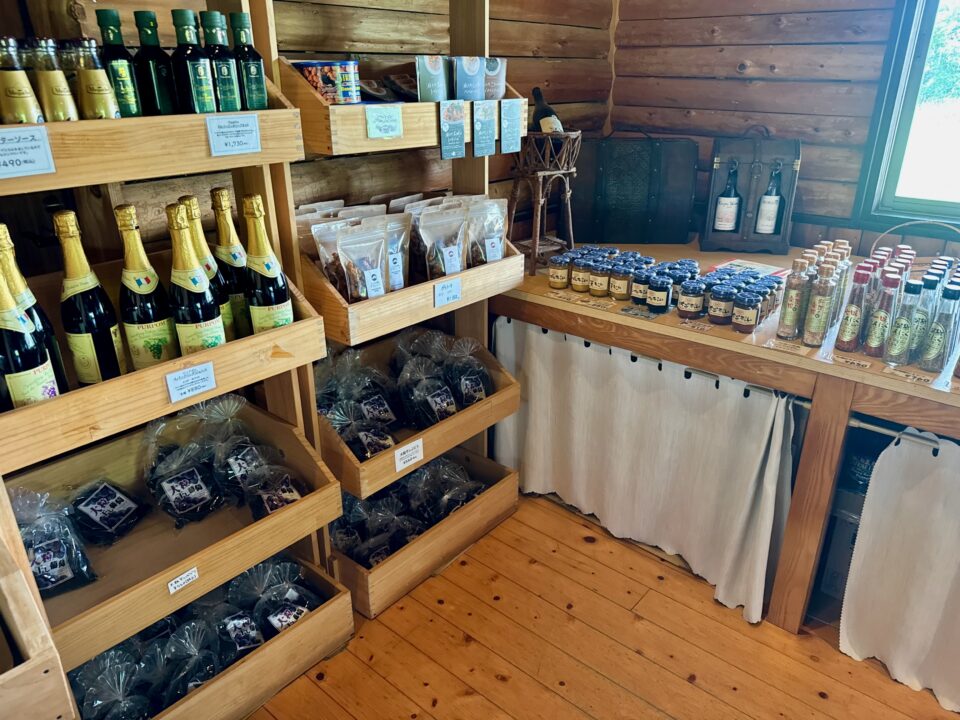 「久住ワイナリー」店内