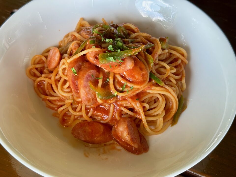 「Cafe Boi Boi(カフェボイボイ)」トマトソースパスタ