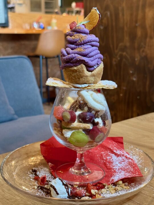 「cafe...TEMPUS」季節フルーツとお芋のパフェ