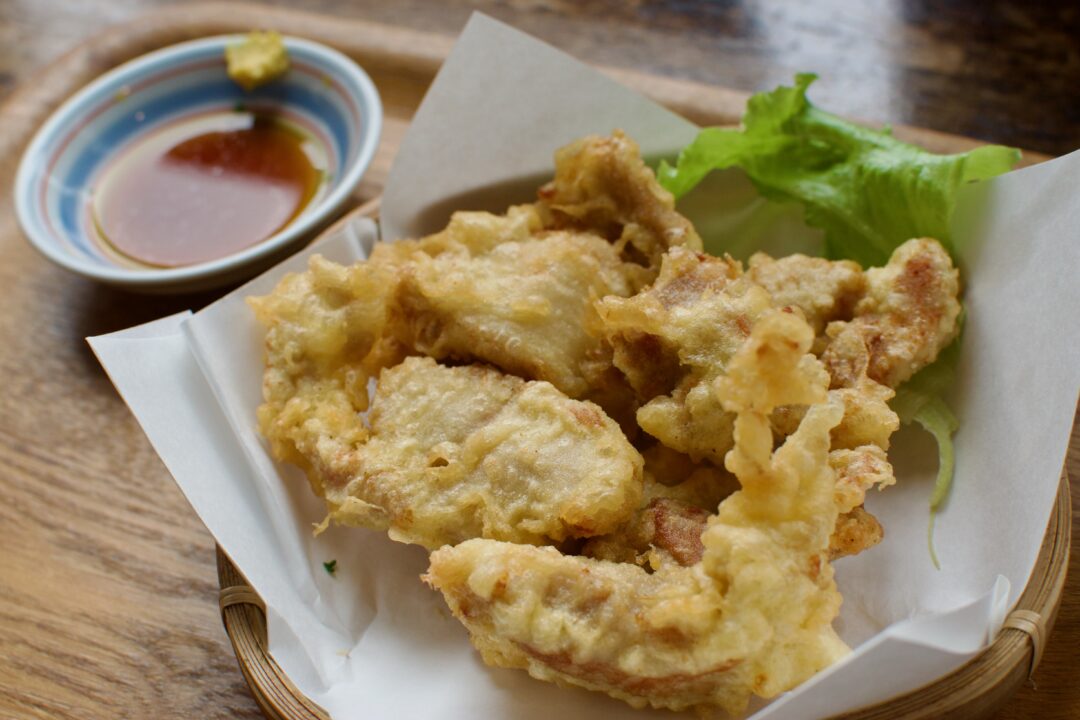 「岡本屋売店」とり天