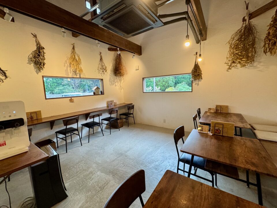 「cafe Green Brown（カフェ グリーン ブラウン）」店内