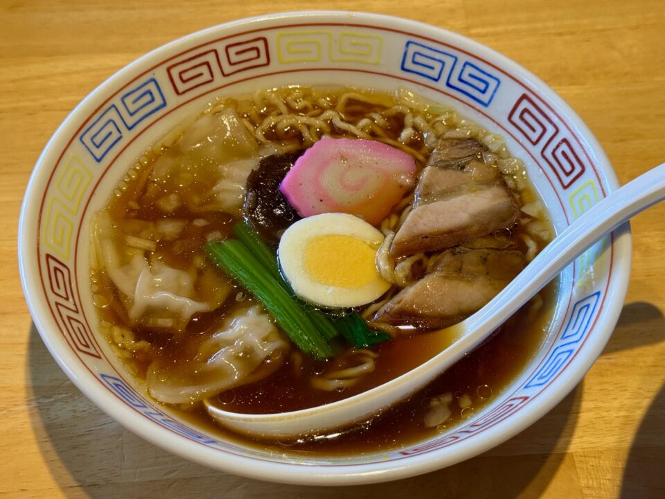 「竹田の中華そば こっとん」ワンタン中華そば。小盛り