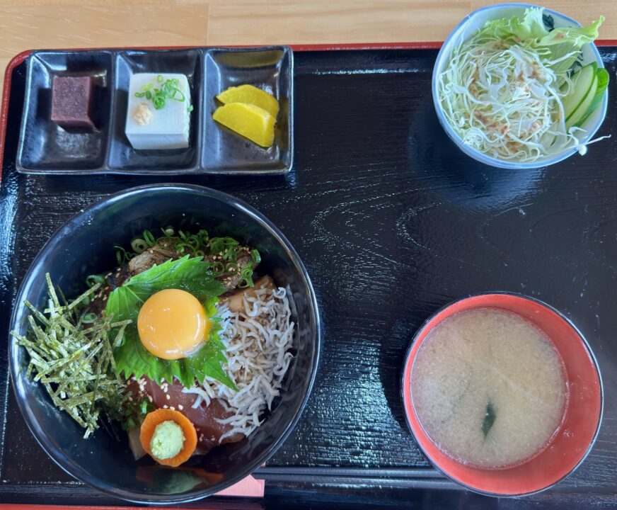「かぐらちゃや」たけのこ食堂(
あつめし丼定食)