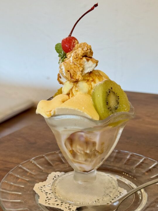 「cafe Green Brown（カフェ グリーン ブラウン）」プリンアラモード・ハーフ