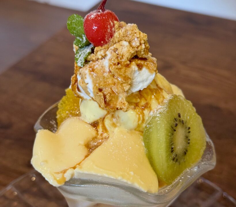「cafe Green Brown（カフェ グリーン ブラウン）」プリンアラモード・ハーフ