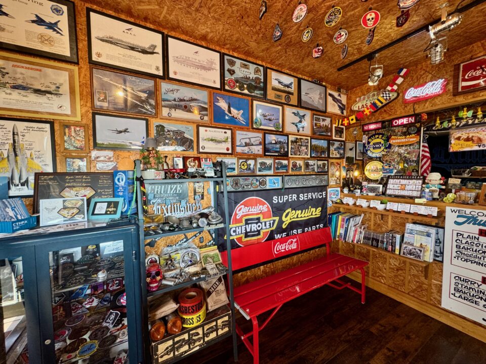 「サンダーバード イナドウバンカー」店内