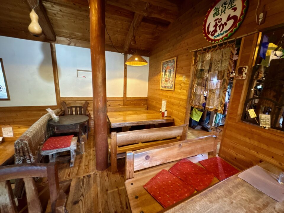 「ぽから」店内