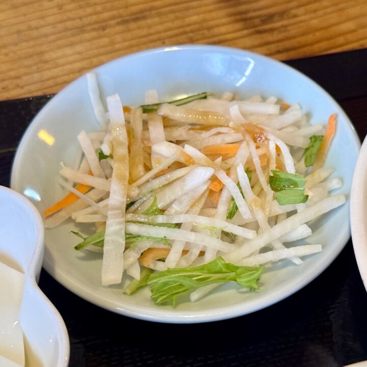 「中国料理 王さん」油淋鶏定食