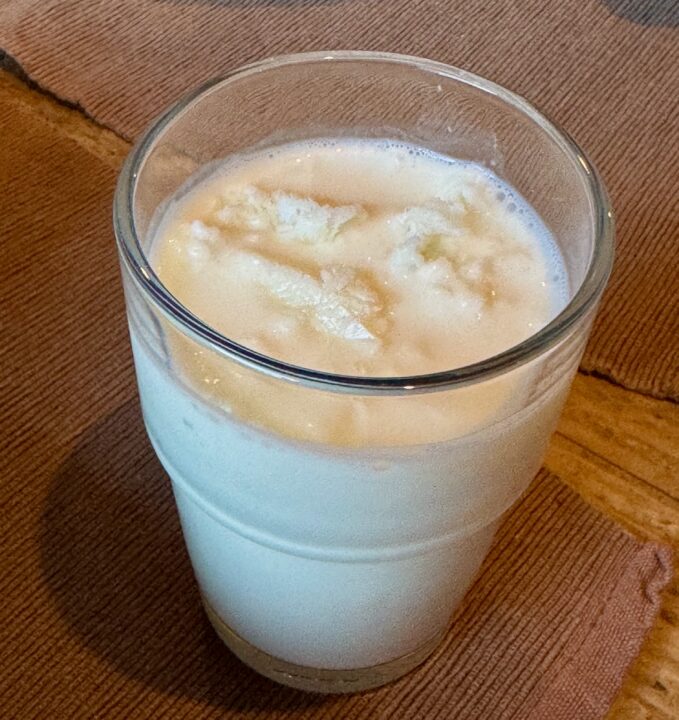 「ぽから」ぽからカレーセット・ラッシー