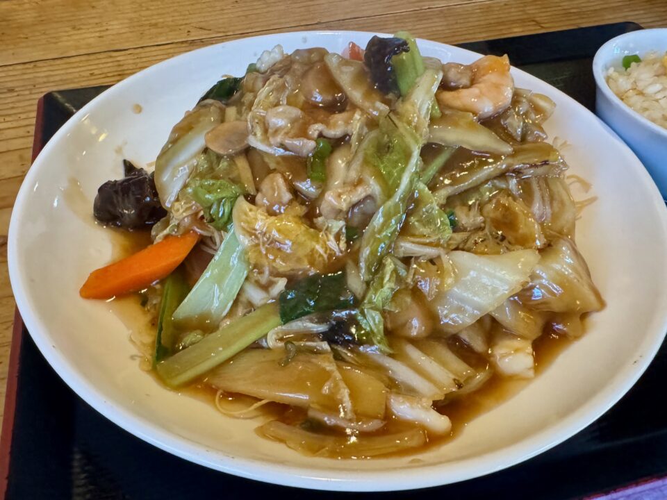 「中国料理 王さん」パリパリ五目揚げそば