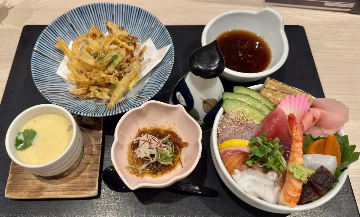 「割烹 誉寿司」ちらしランチ