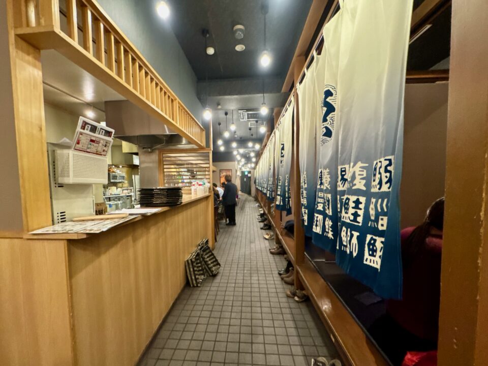 「寿司ろばた八條」店内