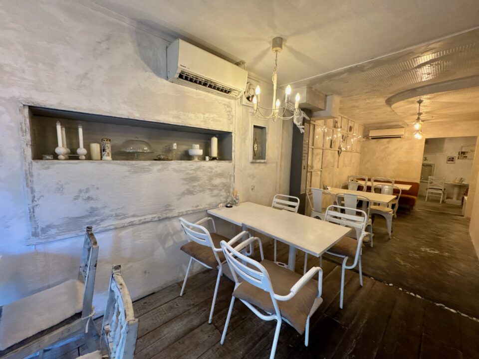 「3’s Cafe（サンズカフェ）」店内