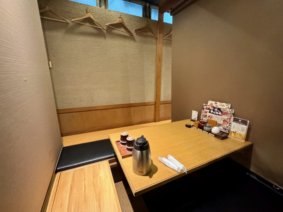 「寿司ろばた八條」店内