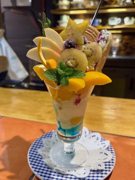 「喫茶 ウォーターバレー」フルーツパフェ