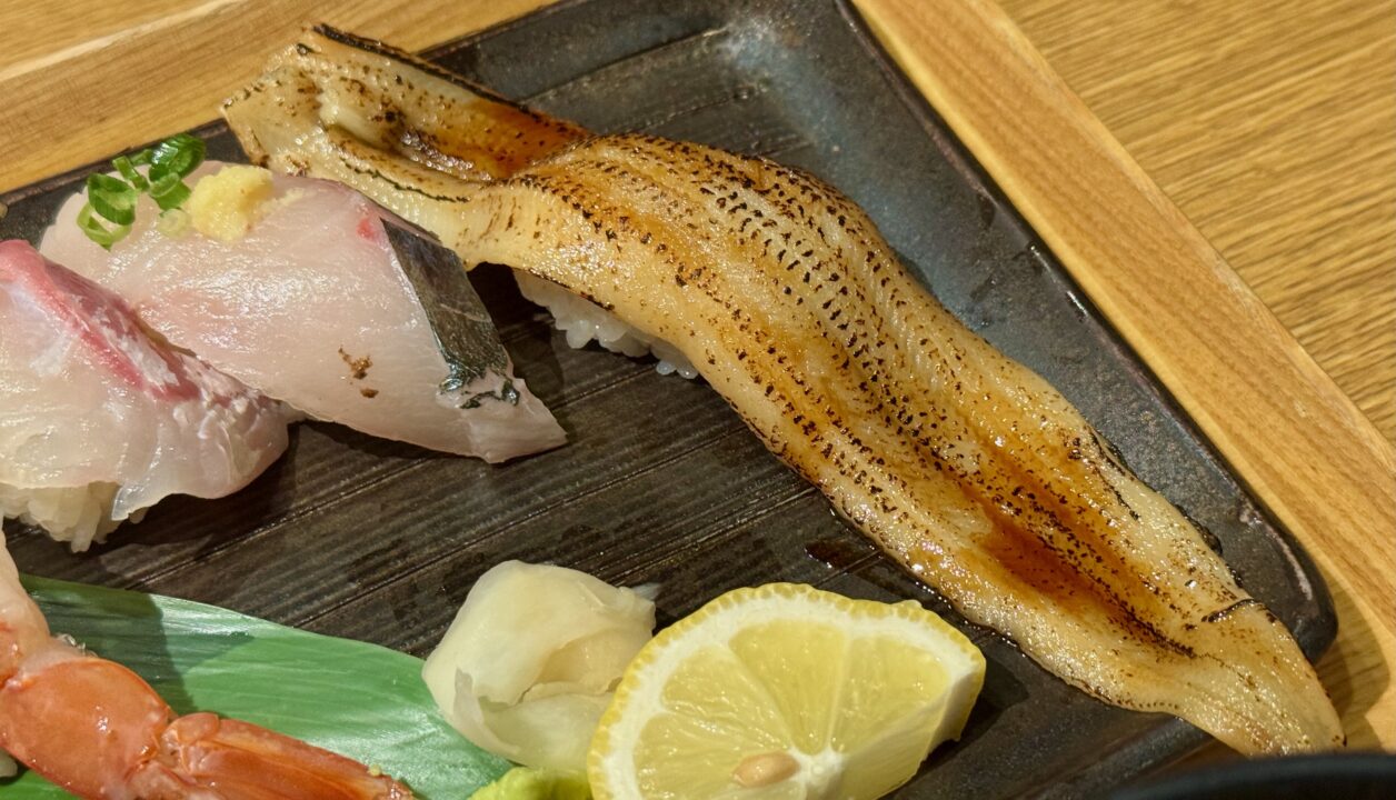 「寿司ろばた八條」寿司盛り合わせ定食【特上】