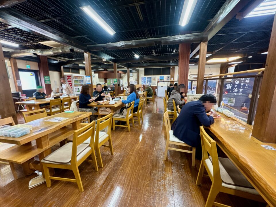 「鮮度壱番」イートインスペース