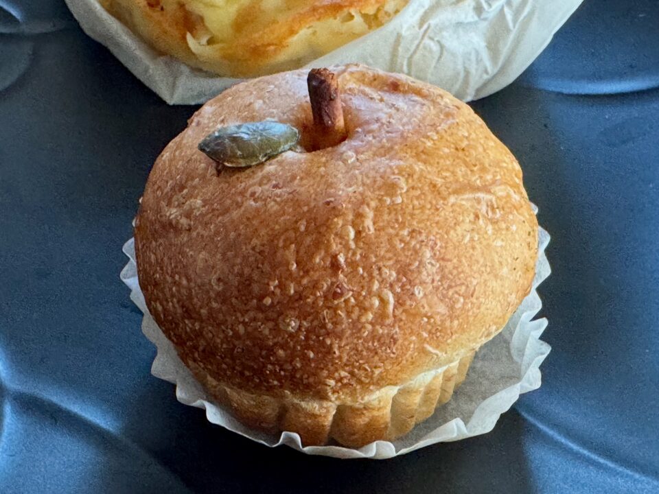 「HARIYO ハリヨ」りんごパン