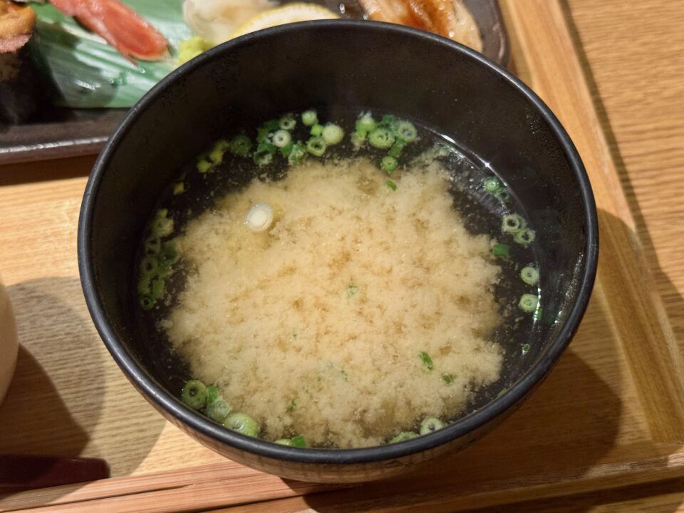 「寿司ろばた八條」寿司盛り合わせ定食【特上】