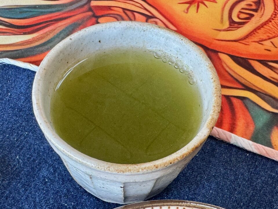 「どろぜんざい 甘吉」お茶