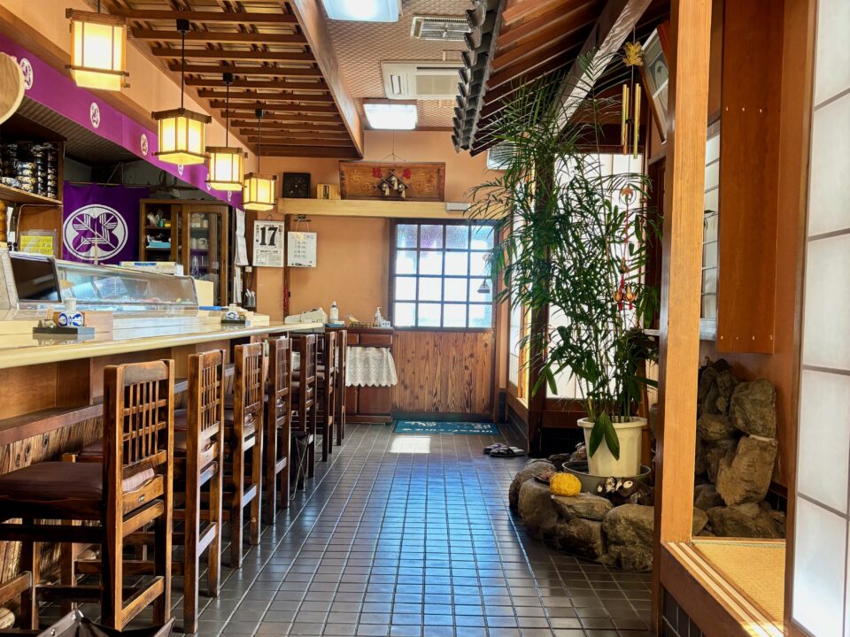 「福助寿司」店内