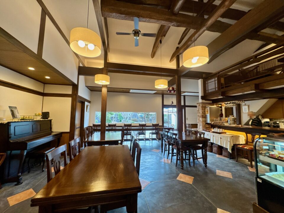 「凡と凛 Dining」店内