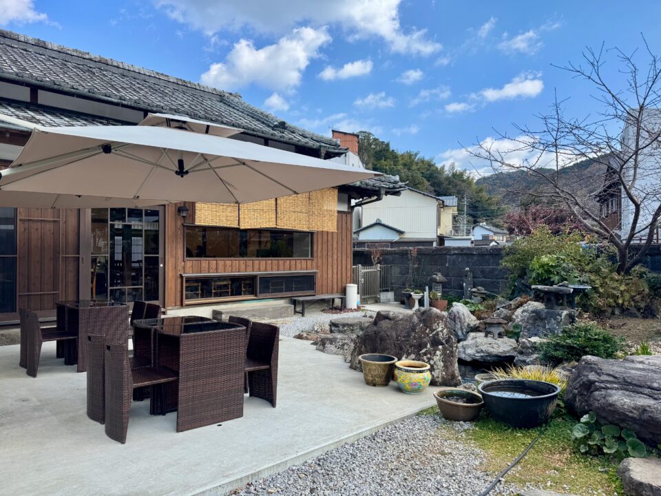 「凡と凛 Dining」テラス席