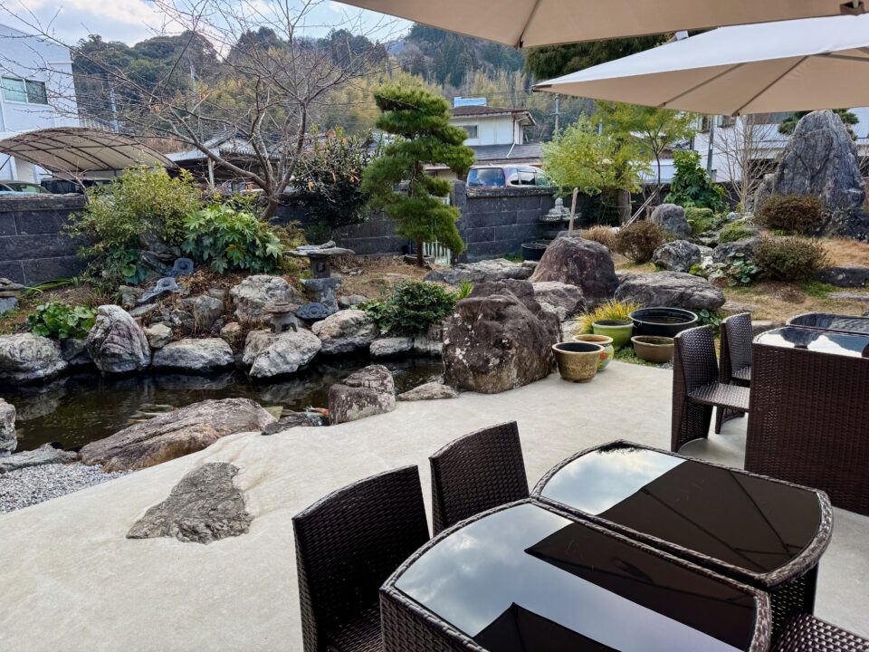 「凡と凛 Dining」庭園