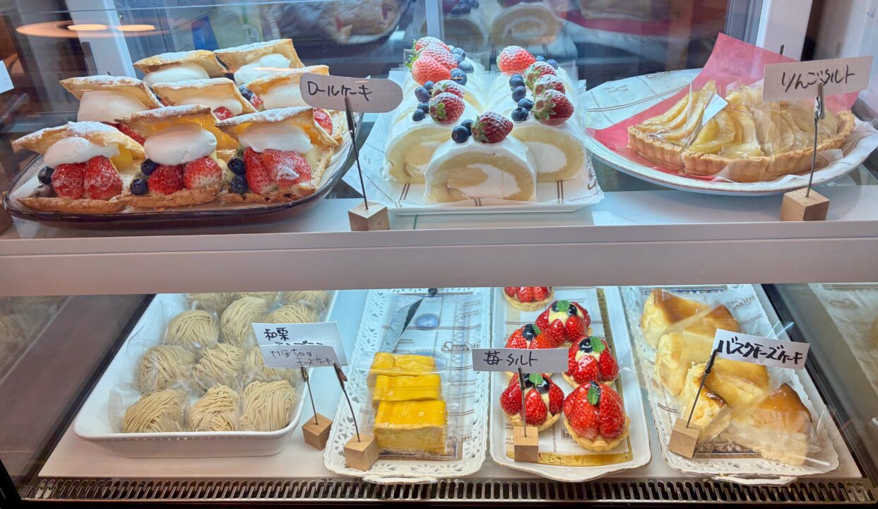 「凡と凛 Dining」ケーキメニュー