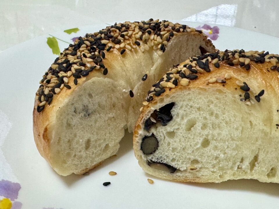 「パン工房 グルマン」丹波黒豆ベーグル