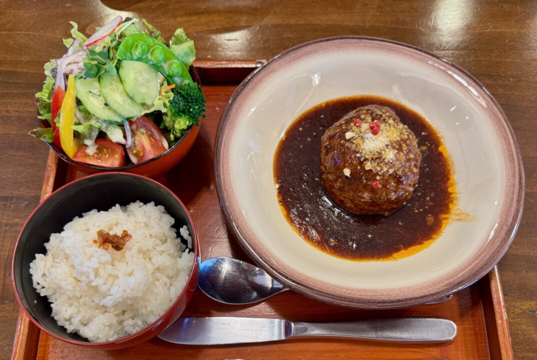 「凡と凛 Dining」凡と凛 ハンバーグ