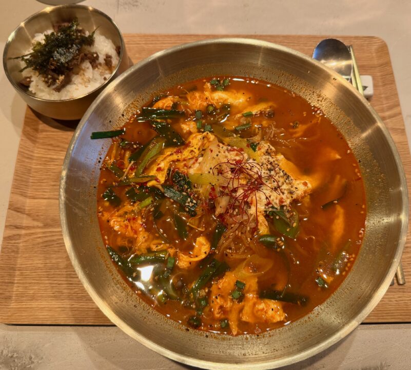 柳氏夫人（ゆーしぷいん）」夫人の旨い辛麺