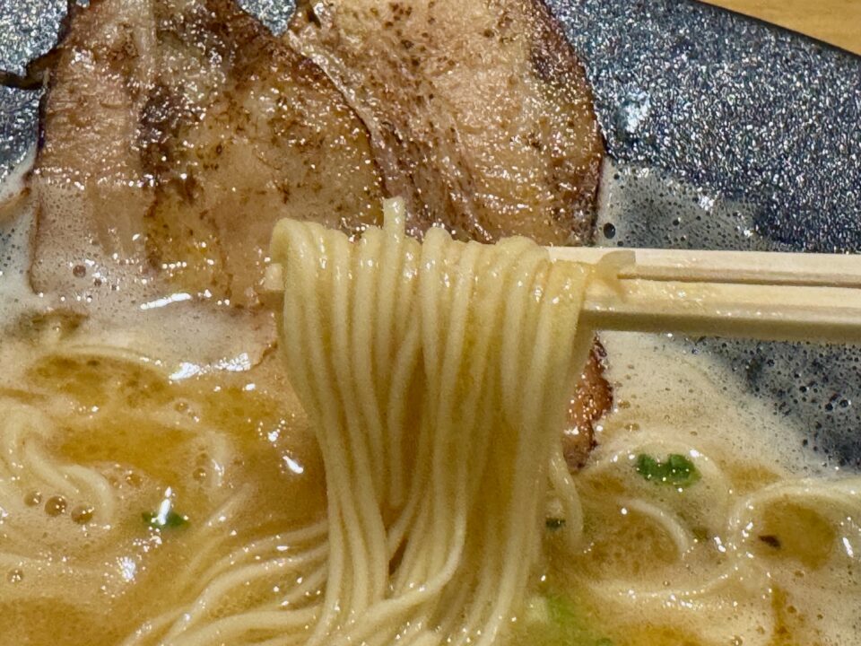 「あんてい〜はなれ〜」純とんこつラーメン【赤】