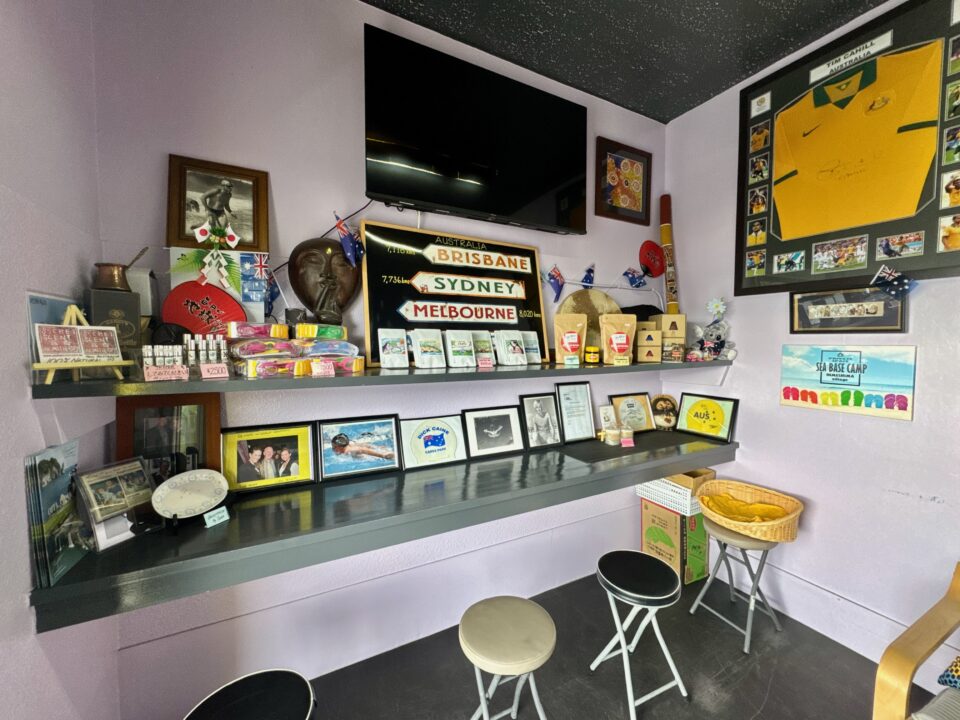 「OZI CAFE HIMESHIMA（オージーカフェヒメシマ）」店内