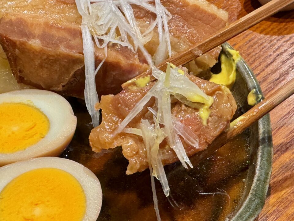 「地鶏屋 井むら」角煮定食