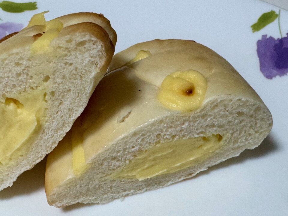 「h.ベーカリー」クリームパン