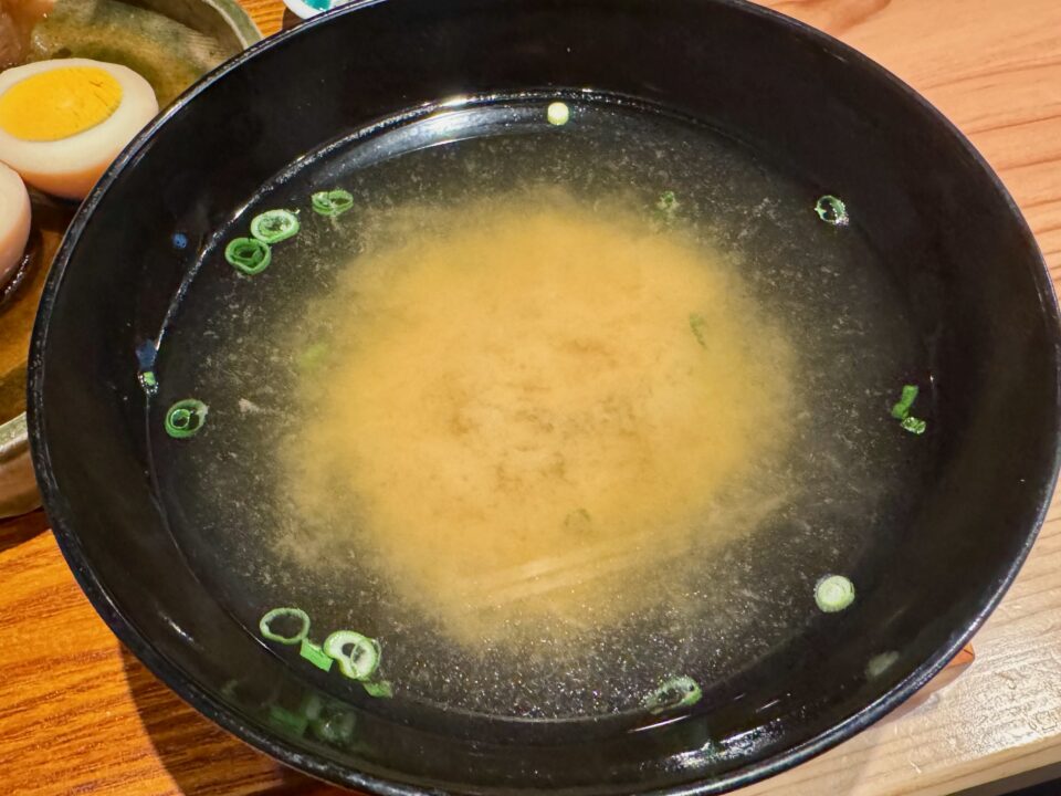 「地鶏屋 井むら」角煮定食