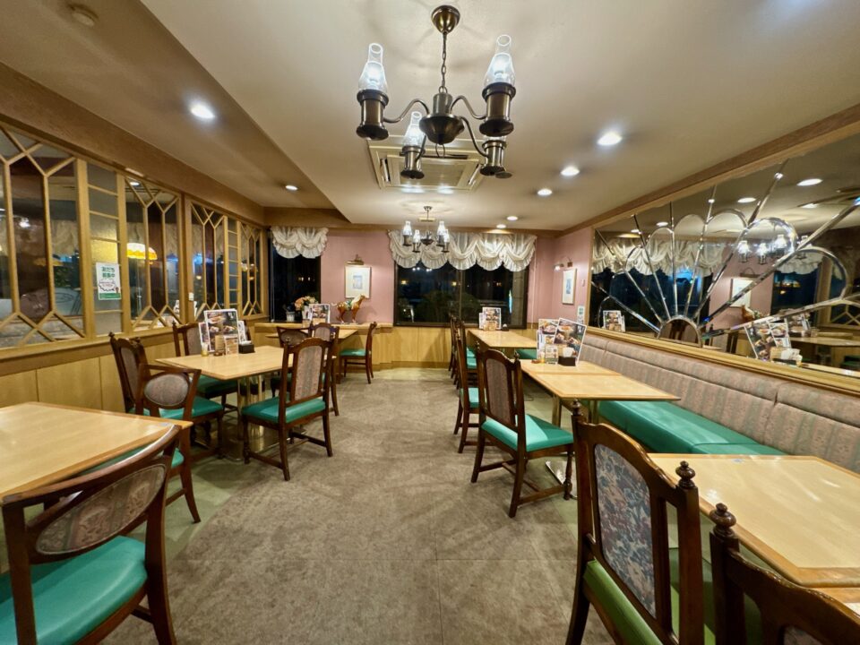 「レストラン暖家」店内