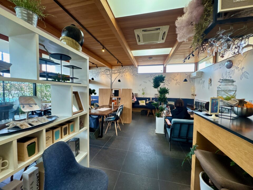 「カフェ リモージュ」店内