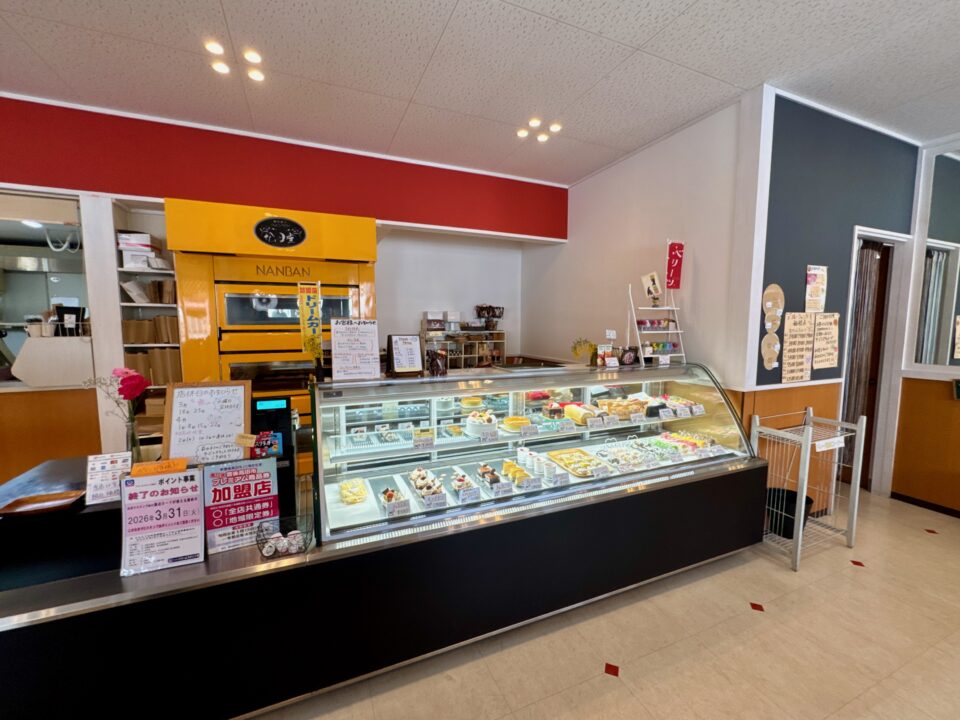 「sweets & cafe tree」（スイーツアンドカフェ ツリー）店内