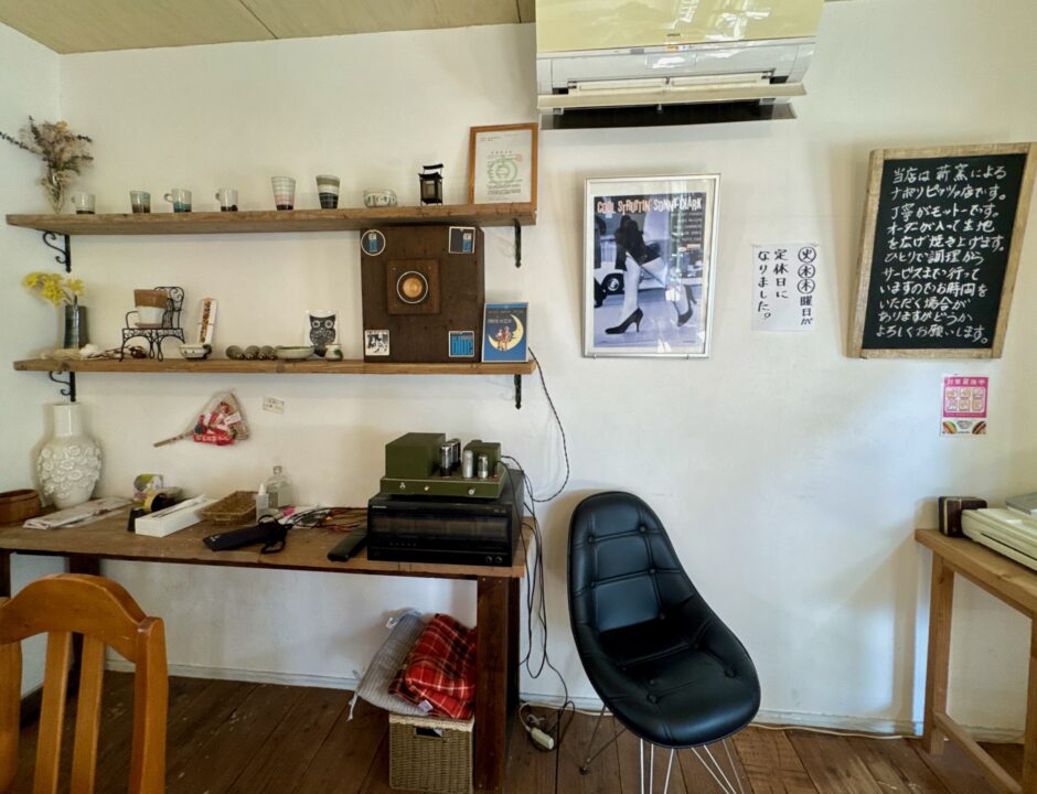 「カフェ ペーパームーン」店内