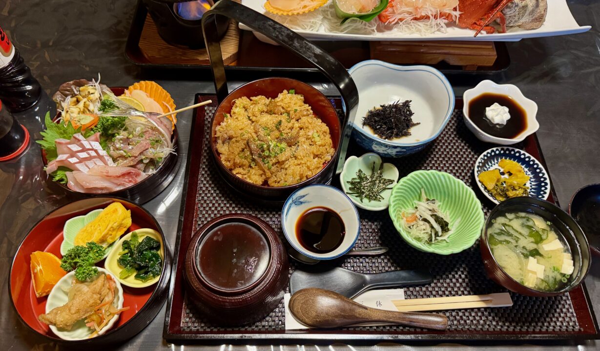 「御料理民宿 三休」海鮮ひつまぶし