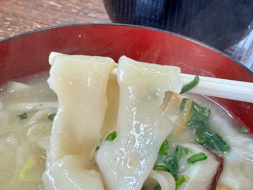 「若妻の店」団子汁