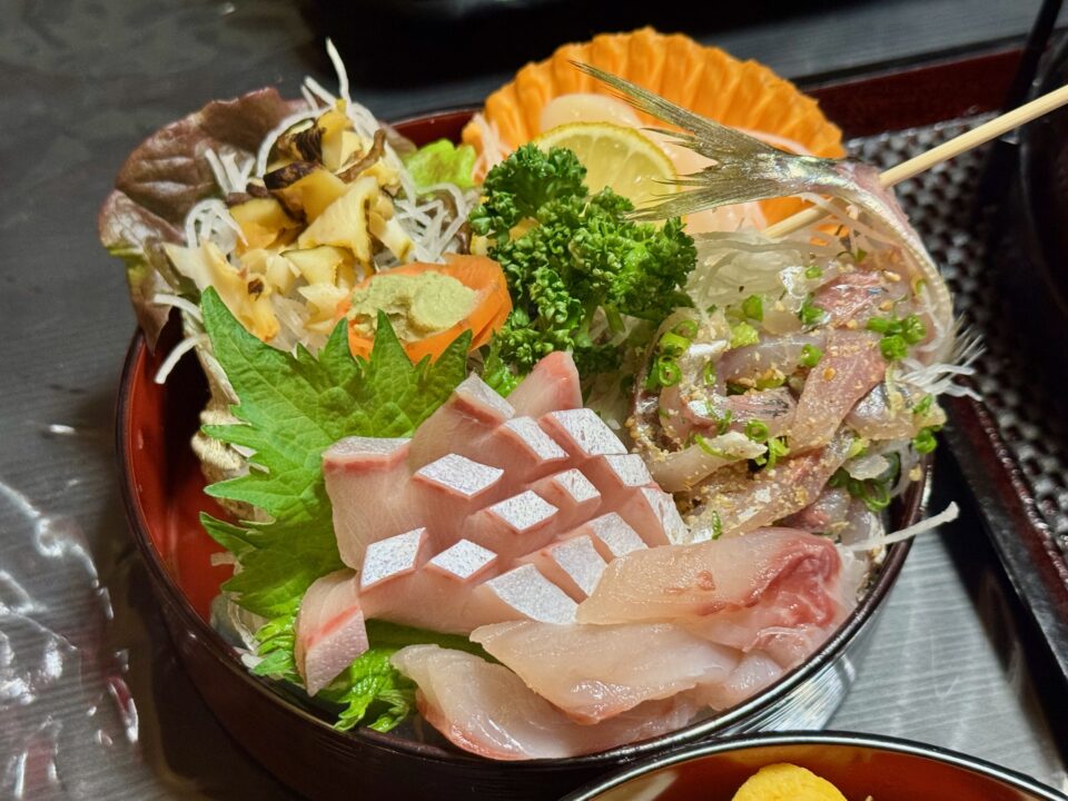 「御料理民宿 三休」海鮮ひつまぶし