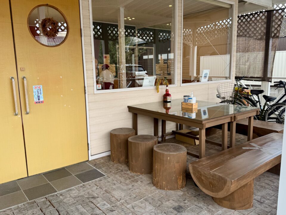 「sweets & cafe tree」（スイーツアンドカフェ ツリー）イートインコーナー