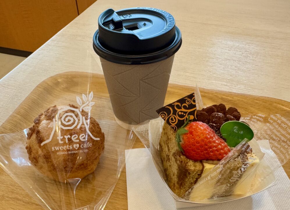 「sweets & cafe tree」（スイーツアンドカフェ ツリー）イートイン