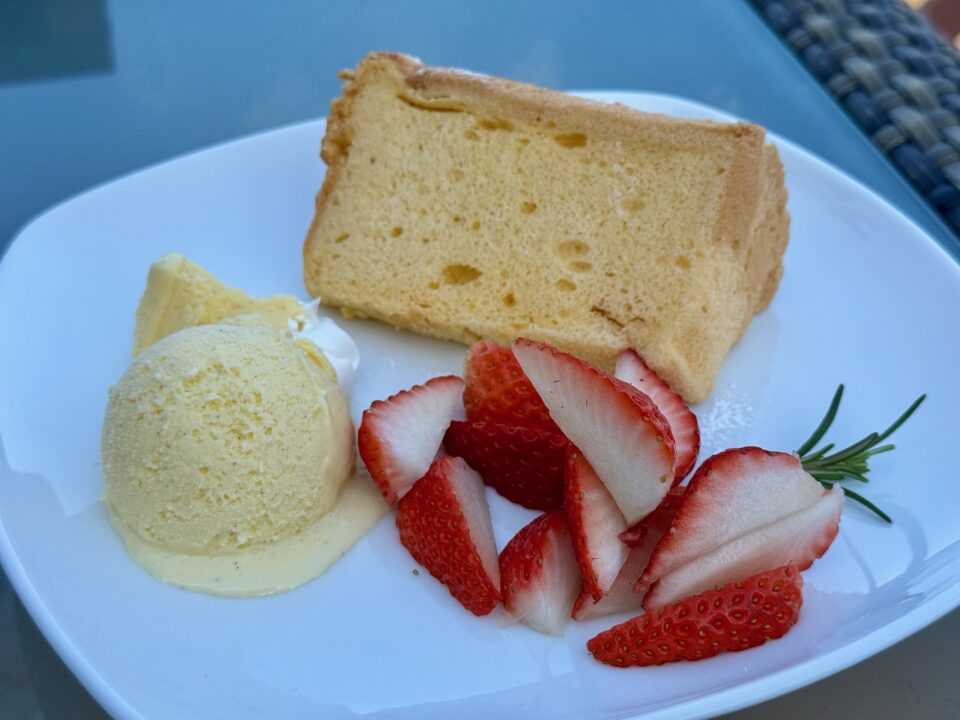 「花キッチンfiore」菜の花シフォンケーキ